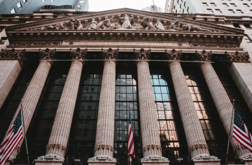 Former U.S. Regulator See’s Digital Assets Working Well With Traditional Banking Methods