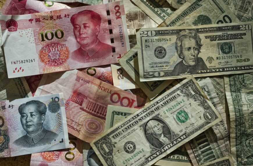 Yuan Plunges to a 14 Year Low Against USD – Chinese Central Bank to Step In